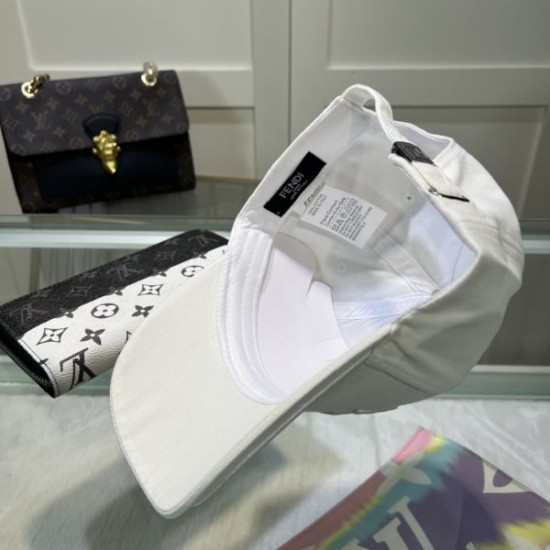 2024SS 帽子 FENDI フェンデイ ジュアル感強めの着 2024SS 帽子 FENDI フェンデイ ジュアル感強めの着