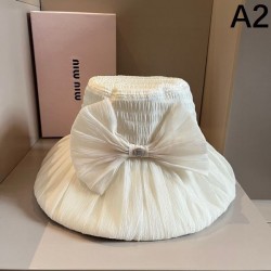 2024SS 帽子 MIU MIU ミュウミュウ ロゴが美しい