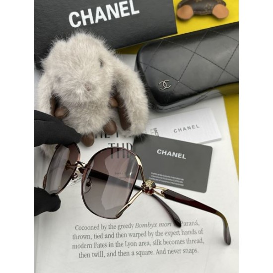 CHANEL シャネル 2024SS サングラス レトロ感のあるデザイン CHANEL シャネル 2024SS サングラス レトロ感のあるデザイン
