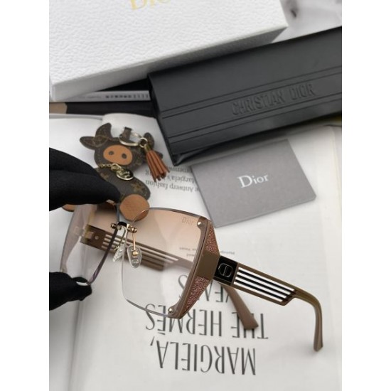 DIOR ディオール 2024SS サングラス 最新ブランド新品が熱い DIOR ディオール 2024SS サングラス 最新ブランド新品が熱い