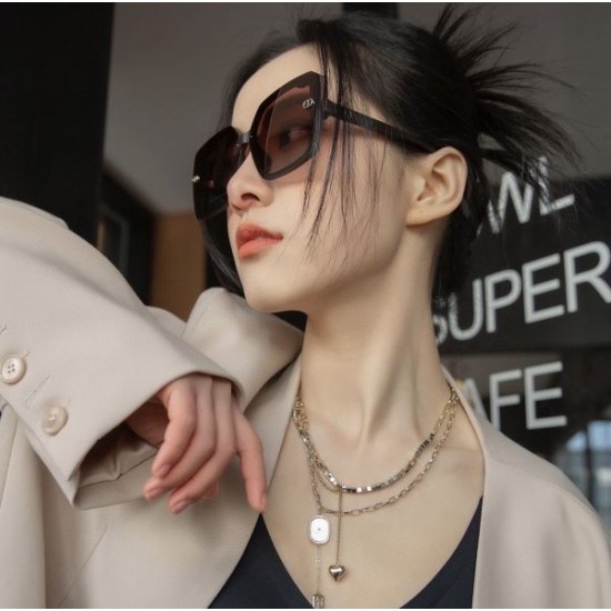 DIOR ディオール 2024SS サングラス 夏に必須の定番アイテム DIOR ディオール 2024SS サングラス 夏に必須の定番アイテム