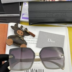 DIOR ディオール 2024SS サングラス 夏に必須の定番アイテム