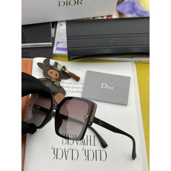 DIOR ディオール 2024SS サングラス 夏に必須の定番アイテム DIOR ディオール 2024SS サングラス 夏に必須の定番アイテム