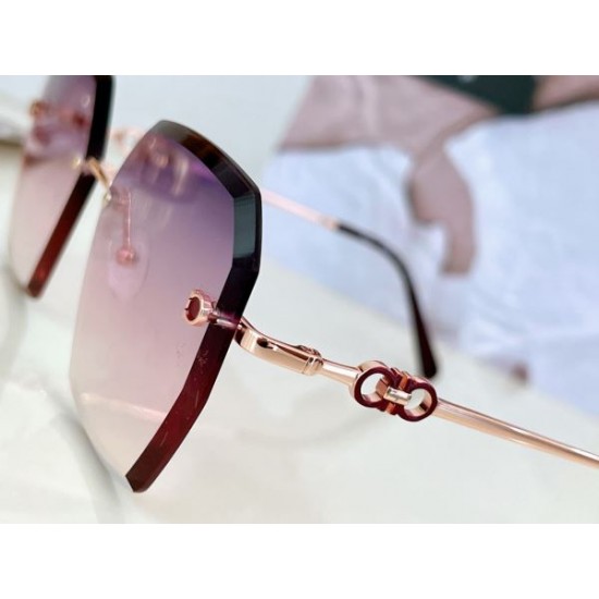 FERRAGAMO サルヴァトーレ フェラガモ 2024SS サングラス コーデの主役 FERRAGAMO サルヴァトーレ フェラガモ 2024SS サングラス コーデの主役