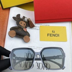 FENDI フェンデイ 2024SS サングラス これさえ押さえればOK！