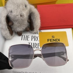 FENDI フェンデイ 2024SS サングラス ファッションの最先端！