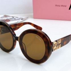 MIU MIU ミュウミュウ 2024SS サングラス 定番が欲しい方