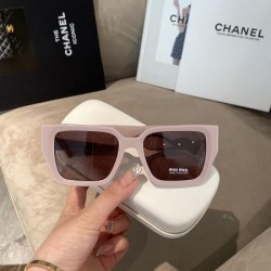MIU MIU ミュウミュウ 2024SS サングラス 絶対購入したい