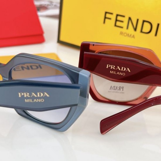 PRADA プラダ 2024SS サングラス 今季はファション感漂う PRADA プラダ 2024SS サングラス 今季はファション感漂う
