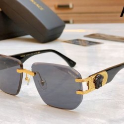 VERSACE ヴェルサーチェ 2024SS サングラス 人気モデル愛用