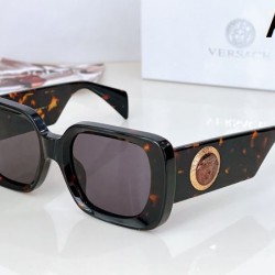 VERSACE ヴェルサーチェ 2024SS サングラス 一番売れている