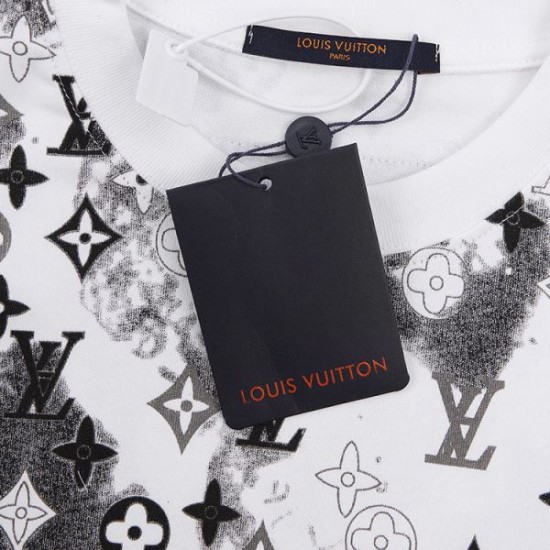 2024SS バカ売れ継続中 LOUIS VUITTON ルイヴィトン 半袖Tシャツ