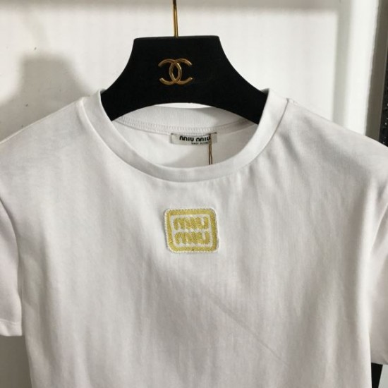2024SS 半袖Tシャツ MIU MIU ミュウミュウ 定番人気商品 2024SS 半袖Tシャツ MIU MIU ミュウミュウ 定番人気商品