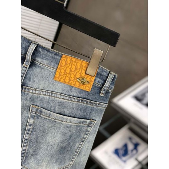 2024SS 季節の変わり目に活躍する DIOR ディオール ジーパン 2024SS 季節の変わり目に活躍する DIOR ディオール ジーパン