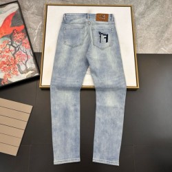 2024SS カジュアルもある絶妙な雰囲気 FENDI フェンデイ ジーパン