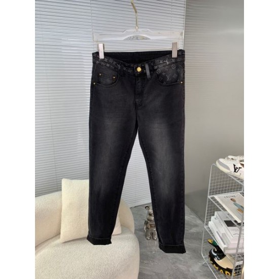 2024SS 綺麗なシルエット LOUIS VUITTON ルイヴィトン ジーパン 2024SS 綺麗なシルエット LOUIS VUITTON ルイヴィトン ジーパン