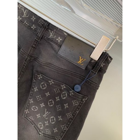 2024SS 綺麗なシルエット LOUIS VUITTON ルイヴィトン ジーパン 2024SS 綺麗なシルエット LOUIS VUITTON ルイヴィトン ジーパン