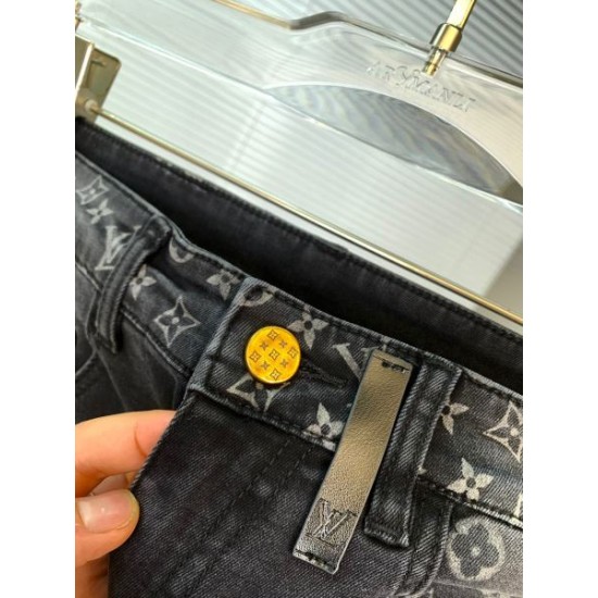 2024SS 綺麗なシルエット LOUIS VUITTON ルイヴィトン ジーパン 2024SS 綺麗なシルエット LOUIS VUITTON ルイヴィトン ジーパン