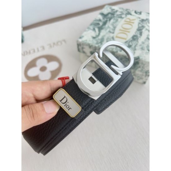 DIOR ディオール 普段使いに最適の大人スタイル 2024SS ベルト DIOR ディオール 普段使いに最適の大人スタイル 2024SS ベルト