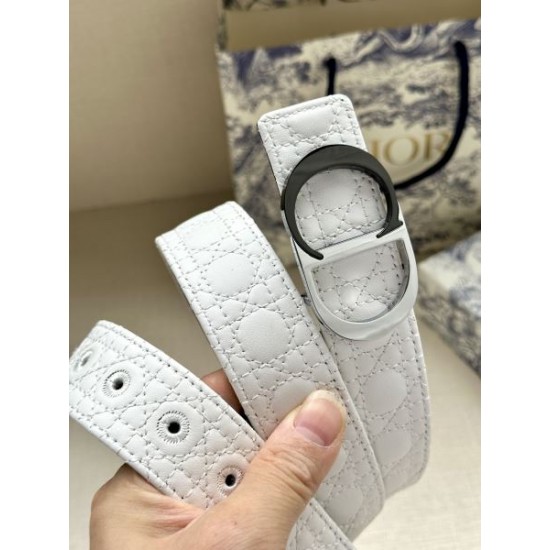 DIOR ディオール モード感の高い春夏のスタイル 2024SS ベルト DIOR ディオール モード感の高い春夏のスタイル 2024SS ベルト