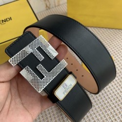 FENDI フェンデイ 春夏に使えるおすすめトップス 2024SS ベルト