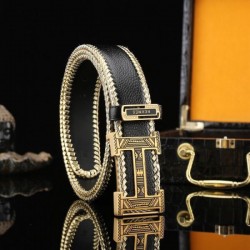 HERMES エルメス ウェアに取り入れるのが今季流 2024SS ベルト