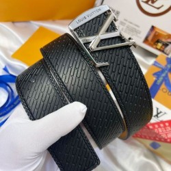 LOUIS VUITTON ルイヴィトン 大人の色気を印象に 2024SS ベルト