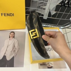 今季マストアイテム 2024SS 髪飾り FENDI フェンデイ