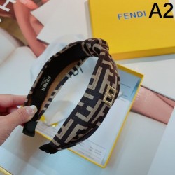 春夏新作を一気見せ 2024SS 髪飾り FENDI フェンデイ
