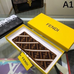 春夏の最新トレンド 2024SS 髪飾り FENDI フェンデイ