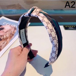 ビンテージ感のある 2024SS 髪飾り GUCCI グッチ