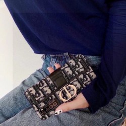 DIOR ディオール 2024SS 春夏大活躍人気アイテム iphone携帯ケース