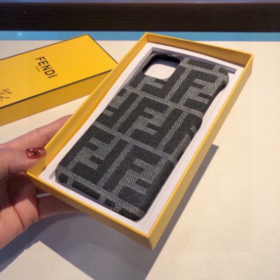 FENDI フェンデイ 2024SS 今季はファション感漂う iphone携帯ケース FENDI フェンデイ 2024SS 今季はファション感漂う iphone携帯ケース