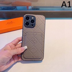 HERMES エルメス 2024SS 雑誌も街も人気アイテム iphone携帯ケース