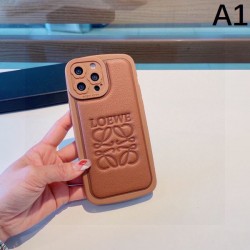 LOEWE ロエベ 2024SS 引き続き注目のスタイル iphone携帯ケース