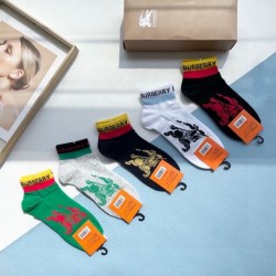 2024SS 靴下 BURBERRY バーバリー 芸能人愛用ブランド