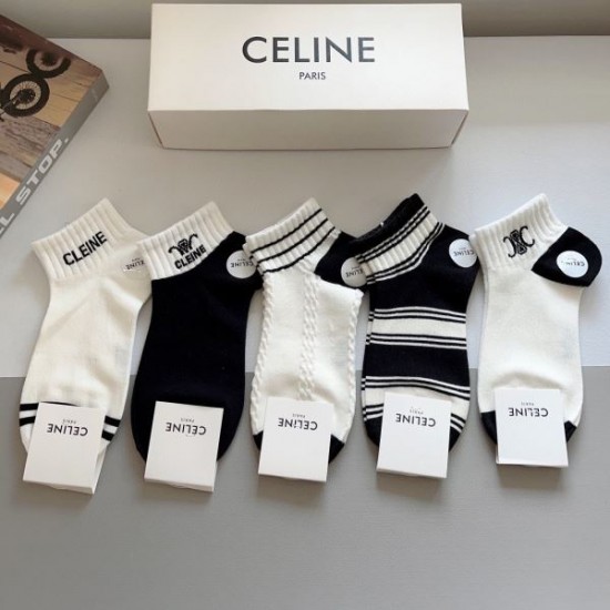 2024SS 靴下 CELINE セリーヌ この夏は目を引くスタイル 2024SS 靴下 CELINE セリーヌ この夏は目を引くスタイル