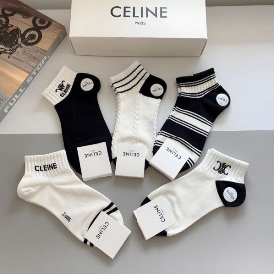 2024SS 靴下 CELINE セリーヌ この夏は目を引くスタイル 2024SS 靴下 CELINE セリーヌ この夏は目を引くスタイル