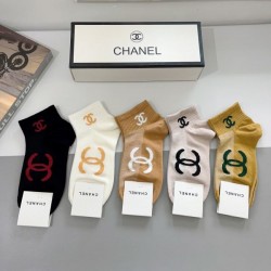 2024SS 靴下 CHANEL シャネル クリスマスプレゼントにも