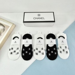 2024SS 靴下 CHANEL シャネル デイリーにおすすめの1品