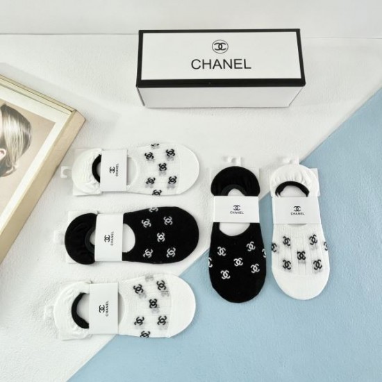 2024SS 靴下 CHANEL シャネル デイリーにおすすめの1品