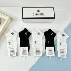 2024SS 靴下 CHANEL シャネル ゆったり感のあるアイテム