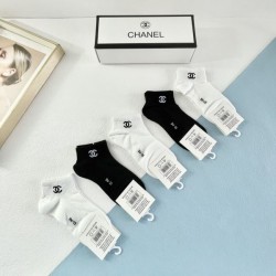 2024SS 靴下 CHANEL シャネル ゆったり感のあるアイテム