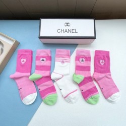 2024SS 靴下 CHANEL シャネル 着こなしが簡単につくれる
