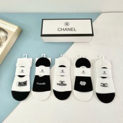 2024SS 靴下 CHANEL シャネル インパクト抜群のデザイン