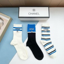 2024SS 靴下 CHANEL シャネル 今っぽいスタイルに決まる
