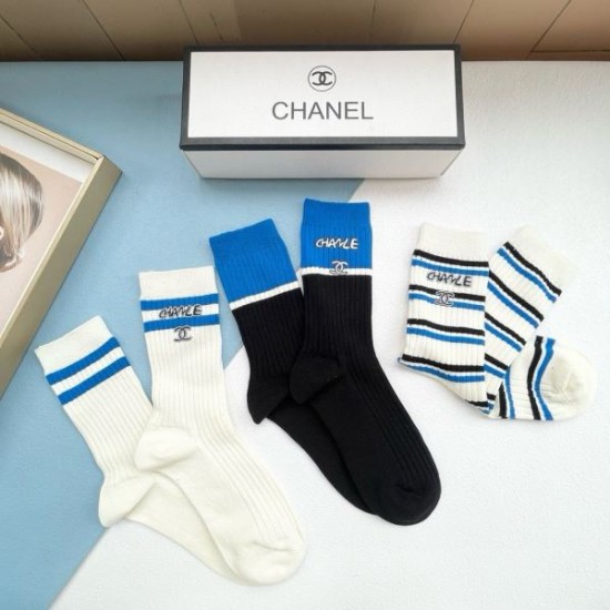 2024SS 靴下 CHANEL シャネル 今っぽいスタイルに決まる 2024SS 靴下 CHANEL シャネル 今っぽいスタイルに決まる