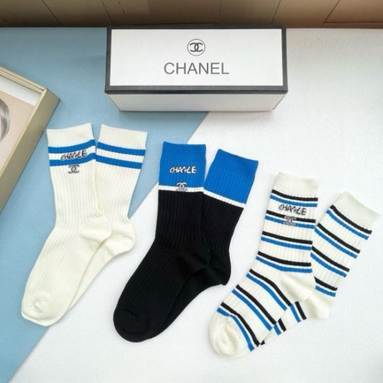 2024SS 靴下 CHANEL シャネル 今っぽいスタイルに決まる 2024SS 靴下 CHANEL シャネル 今っぽいスタイルに決まる