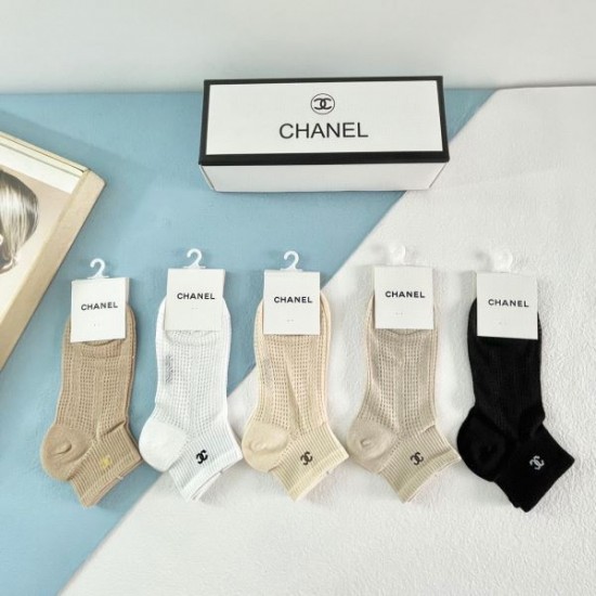 2024SS 靴下 CHANEL シャネル 存在感ばっちりなアイテム