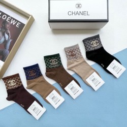 2024SS 靴下 CHANEL シャネル 夏に向けて使えるスタイル